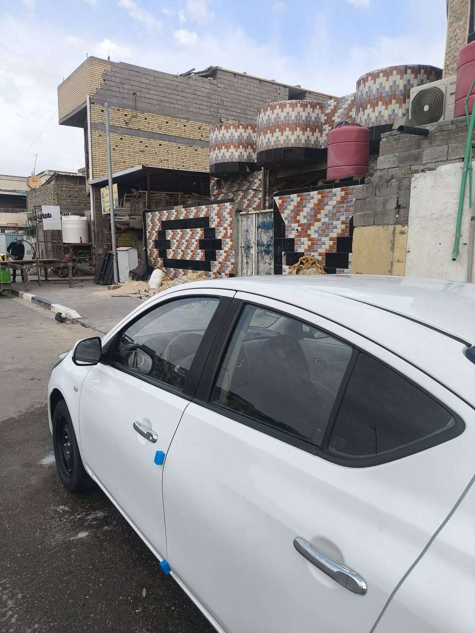 سلام عليكم نيسان صني هندي موديل 23 ماشي 36 كفاله عامه سعر 120 وبيه مجال قليل ***********

