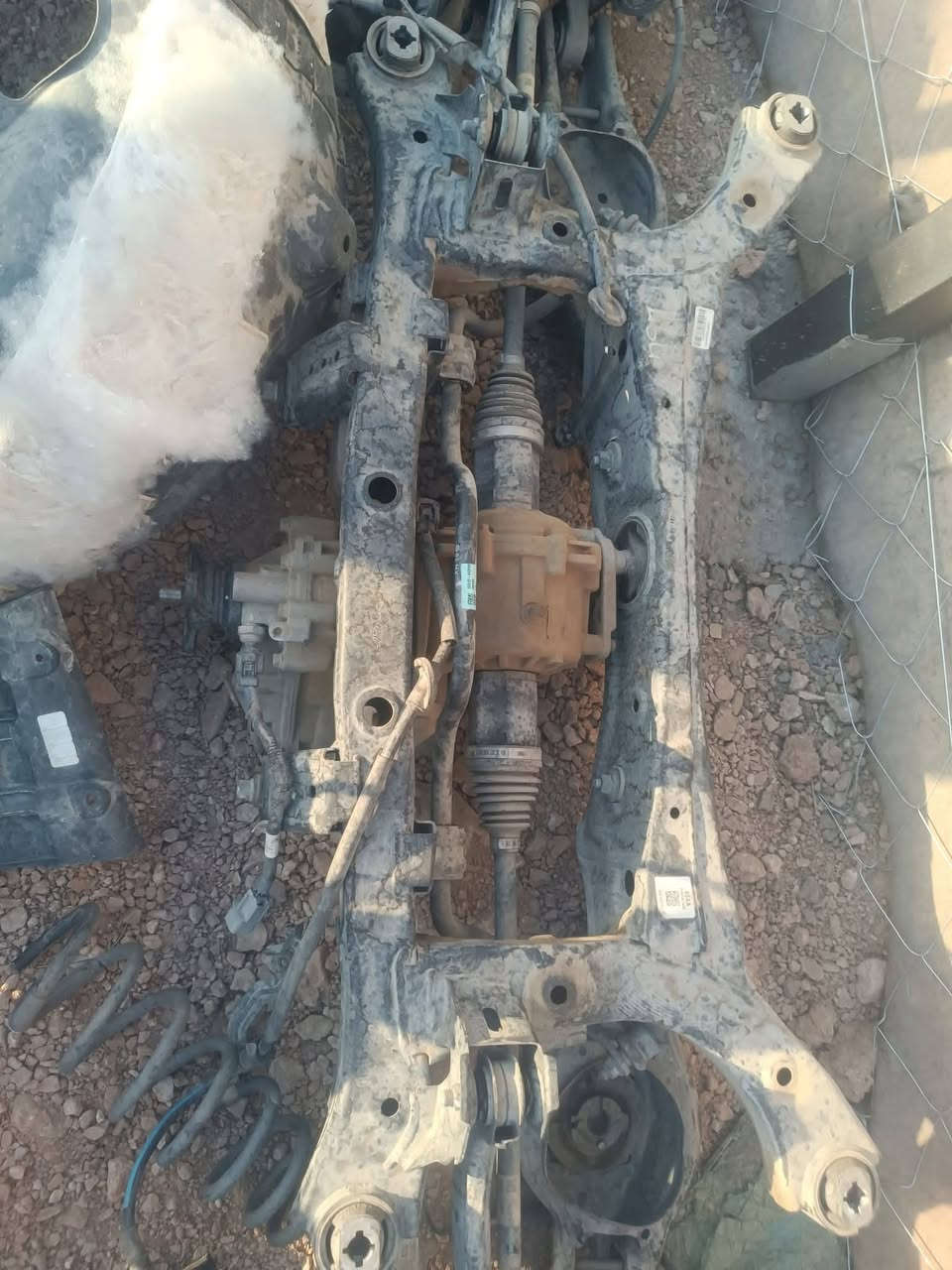 يوجد غراض  كونا. 24.  25.
وارد امركي. 

مكينه 1600 تيربو.  

***********
