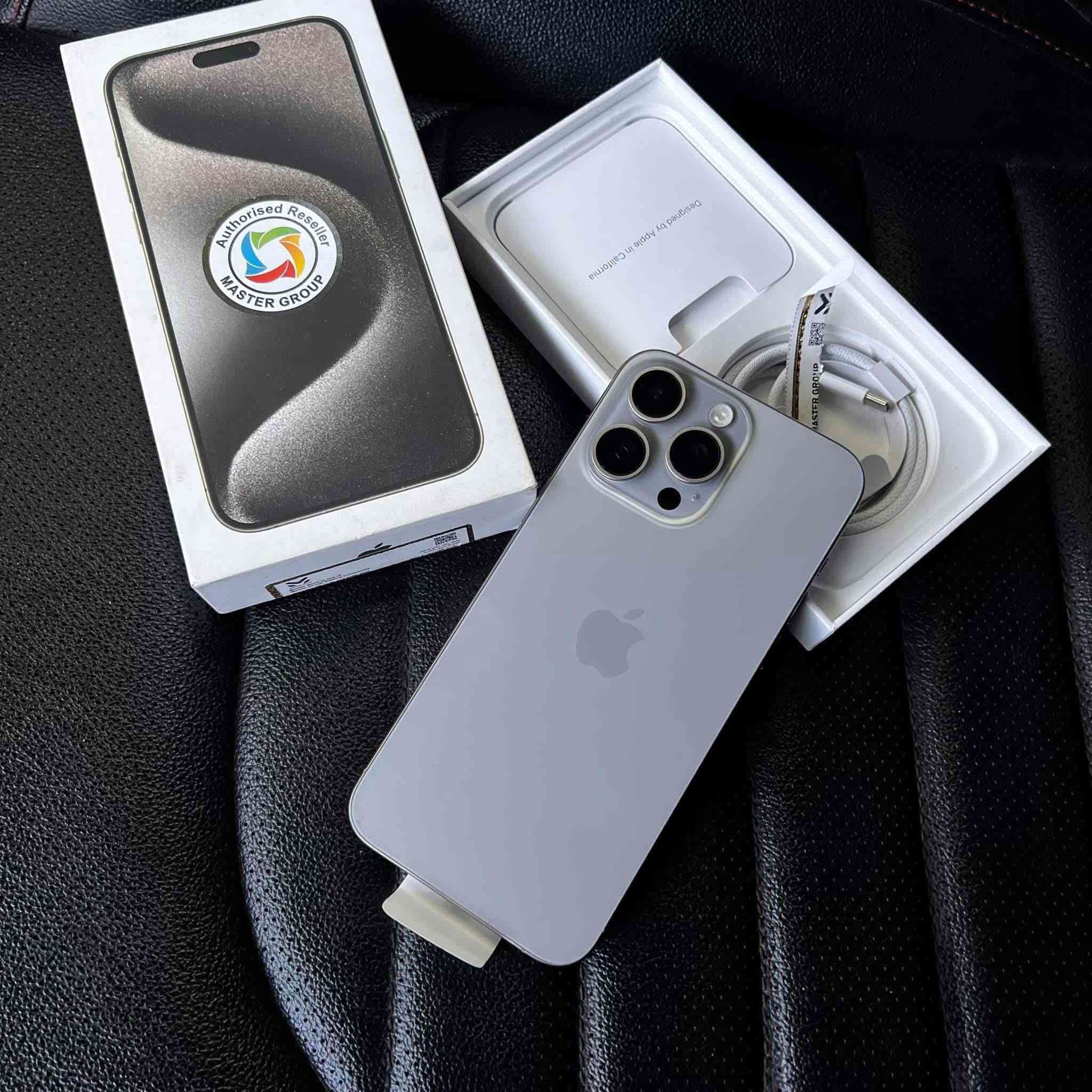 15 برو ماكس شرق اوسط AAA   ذاكرته256 بطاريه97 مشحون 239 مره جديد بمعنه الكلمه السعر 1100 مكاني بغداد *********** وتساب
