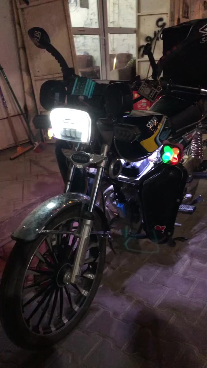 السلام عليكم سيفان ضاغطة وزنجيل موديل 25
المحرك الرصاصي الباب الاول 

نكرة سلف + تشغيل عن بعد بصمة 

ماشي شي قليل  

محرك شرط 

مابيها اي نقص 

كهربائيات كلها شغالة 

مكانها تكريت الاربعين 

سعر 800 بيها مجال قليل المو شراي لا يعلق 

للأستفسار ***********
