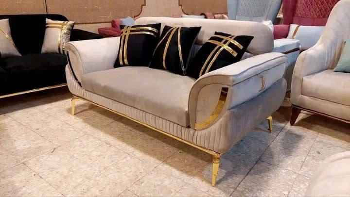 عرض لمدة  اسبوع 😍😍

موديل شانيل 

تخم شغل عراقي موديل تركي عشر مقاعد خمس قطع   قنفتين ثلاثي وقنفه ثنائيه وكراسي عدد 2اضافه  كوشات هديه عدد 10

أنتبااااه إلى لأسعار 
ال١٠ مقعد  675الف 
ال٩ مقعد   600لف 
ال٨ مقعد   575الف 
ال٧مقعد   500الف
ال٦مقعد.   450الف
ال٥مقعد   375. الف
خمس قطع اثنين كبيرة ثلاثيه وحده وسط ثنائية و كرسيين مع كوشات عدد 6
جميع الالوان متوفره
توصيل داخل بغداد مجاني 
اطراف 15

القاعدة خشب كله بلوك 18مل
القماش چگور قديفه ثكيل او حسب الطلب متوفر انواع الاقمشه 
الاسفنج مميز اول مضغوط علو الاسفج 7سم 

❇️قياسات القنفات ❇️
190سم  القنفه الكبيرة ام ثلاث مقاعد 
150 سم القنفه الوسط ام مقعدين 
75 سم  الكرسي

العمق الكلي للتخم  75 سم عرض المقعد الصافي60
ضمان حقيقي للامانه 5سنوات 

❌❌❌لا تدفع المبلغ اذا  اجاك يختلف عن الصورة❌❌❌

للحجز ارسل
 الصورة 
والاسم 
ورقمين موبايل
والعنوان
على الخاص
الي يريد طبله سعرها 50

اذا قماش وتر برو فرق 50الف

التوصيل سريع

عيوني قياس الديوان.استندر  10مقعد  6.امتار ونص    واذا عل مقاعد يحسب حاله حاله التخم Colombo, Sri Lanka


**إذا كنت صاحب هذا الإعلان وتريد حذفه لأي سبب، رجاءا أرسل رسالة إلى الدعم الفني**