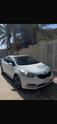 كيا سيراتو 2014  فول مواصفات  مخمل الداخل  قطعتين تبريد  بصمه فتحه فول...