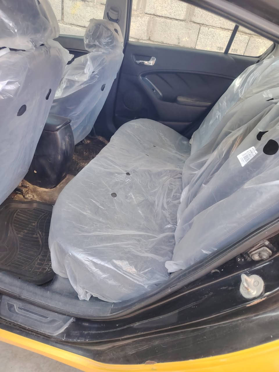 السلام عليكم فورتي وارد امريكي موديل 2014 محرك 1800 دوش حادث جاملغ وبنيد فقط والباقي  ليبل واحد سياره جاهزه من كلشي سونار منشور المكان بغداد السعر85 الرقم ***********
