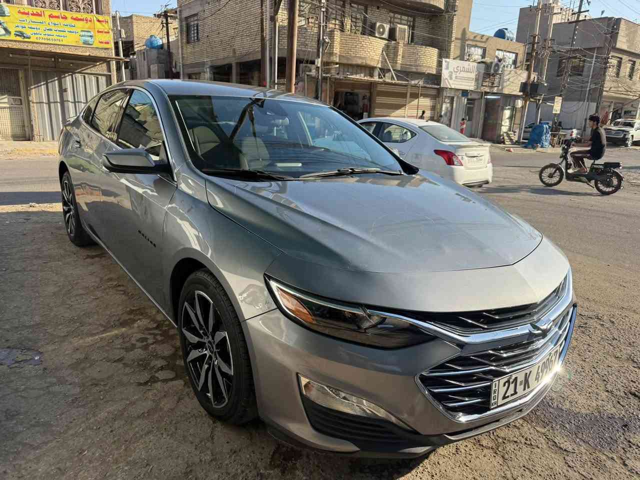السلام عليكم ماليبو موديل ٢٤ السياره بدون ايرباك حادثه تخريب الني مستورده رقم سليمانيه باسمي بيه بابتين وجاملغ جهه السايق مبدلهن نفس اللون السياره R/S مواصفاته حساس خلفي بصمه رادار دبل صالنصه سبايدر ع الصندوك السياره لادواخل ولا اي شي كله وضع شركه بجم كله بلادي السياره كله ع البلاد ماشيه ١٣٧٠٠الفً تحويل مباشر السعر ١٢٨٠٠ورقه للاستفسار الاتصال ***********بغداد الجديده حي المعلمين 
علما ان رقم الشاصي موجود بالصور
