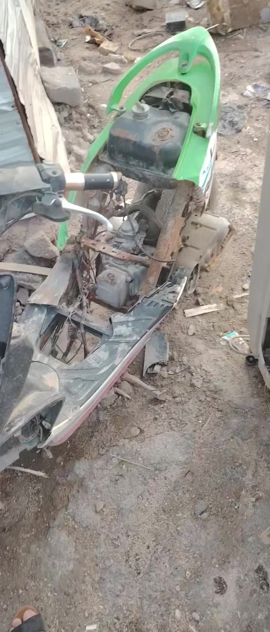 سلام عليكم دراجه ماكس صيني لللبيع كومه حديد اب25الف دينار 
***********
