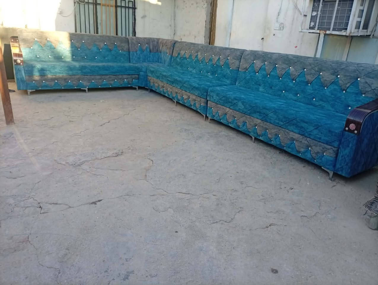 تخم تسكام نضيف كلش 10مقاعد مكاني الحله ***********
