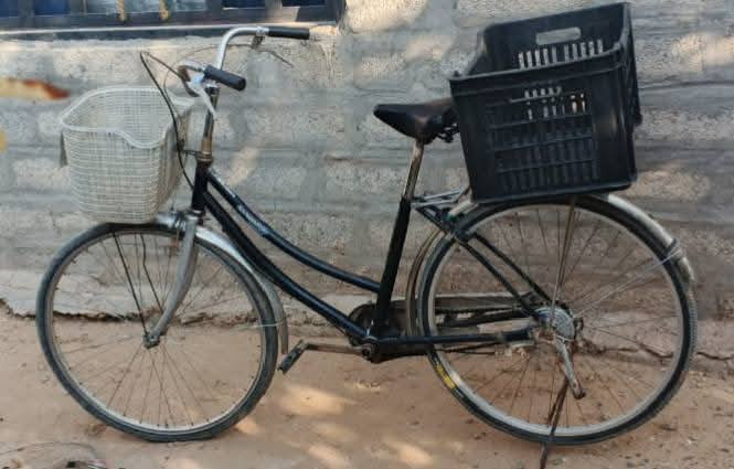 بيسكل للبيع السعر 70وبية مجال 
***********
