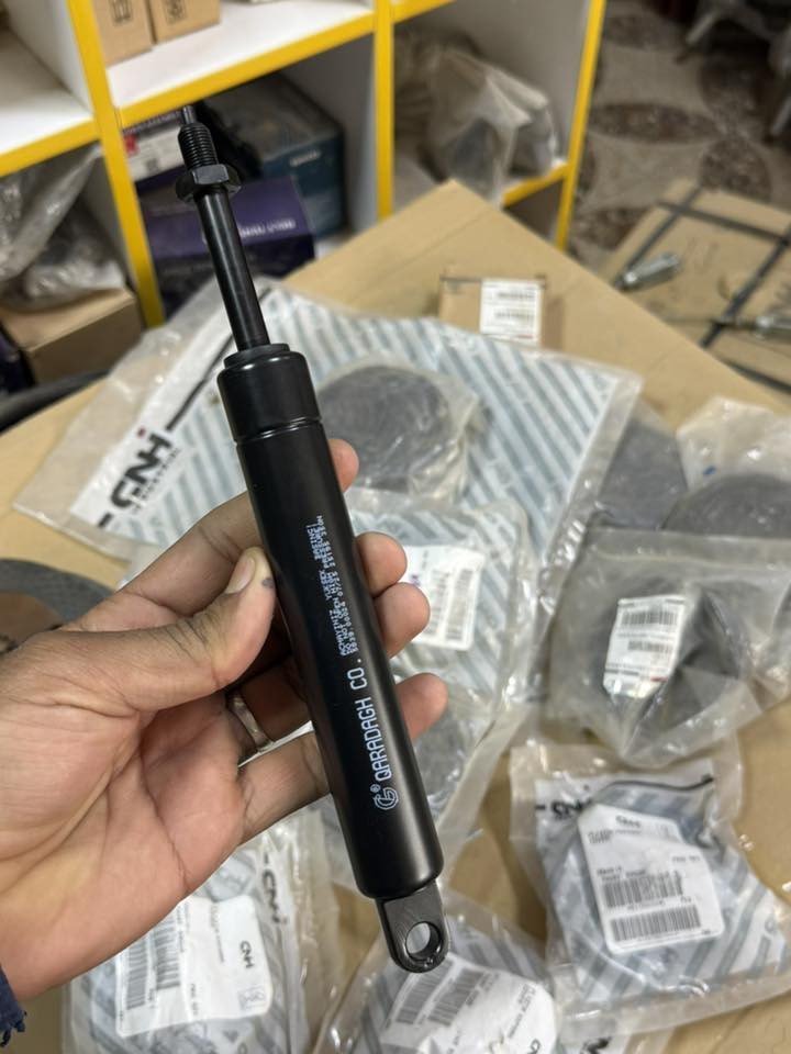 وكاله ابو خالد الزبيدي ادوات الساحبات الزراعيه فيات / انيو هولند /   خالد *********** /. يوجد خدمه توصيل جميع المحافضات/.  عنوان / واسط / الصويره / الحي الصناعي
