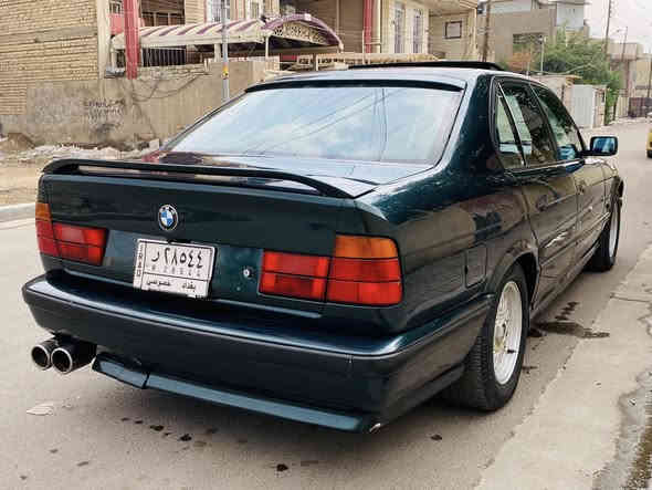 سلام عليكم 
للبيع 540 اصل
موديل 93
كت ام اصلي كامل دعاميات ودوس وسبويلر وشفقه 
تنته سوده بلاد 
5 بردات 
لون زيتوني 
صبغ عام درجه اولى 
مكينه 40 جديده لوك 
كير 40 تمساح 
بجم عريض فتحه 
دبل ايرباك 
سياره وضع شركه حتى كاعياتها الاصليه
صدر امامي خلفي جديد 
تبريد ومنظومه مراوح كلها جديد 
غرفه جديده وفوووول 
رقم بغداد تحويل مباشر 
كامله ومابيها نقص 
كهربائياتها ع البلاد 
السياره بدون نقص 
ومابيها شي عاطل ابد
بدون اي كلبس تجاري 
السعر 97 وبيها مجال بسيط 
مكاني بغداد السيديه 
***********
