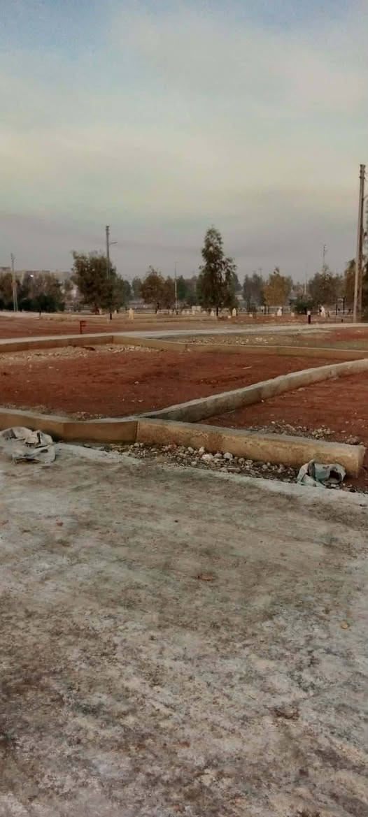 السلام عليكم يوجد أراضي مقبرة للبيع مساحة مئة متر وأكثر في نهاية مقبرة وادي عگاب الرئيسية من جهة بوابة الشام سايدين موصل ربيعة يتم البيع والشراء من صاحبها الشرعي مباشر رقم
كورك ***********
آسيا ***********
 كورك ***********
