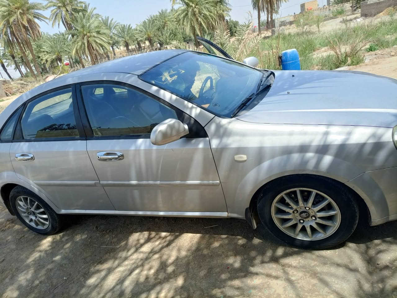 السلام عليكم 
دايو لاستي 2008 رقم قادسيه بأسمي 
تبريد شغال مكينه 1600سياره نضيفه للاستفسار ***********

