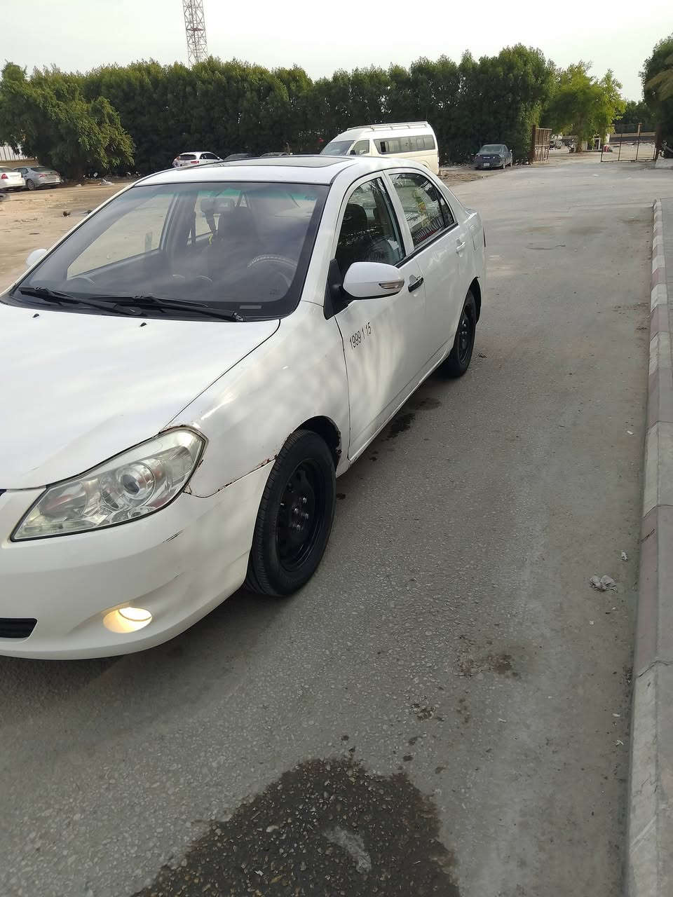 السلام عليكم  لبيع سياره بي وادي 2013 سياره حلوه ونضيفه كير محرك مكفول الكير عادي   السعر 50وبيه مجال حك الجيه رقم تلفون ***********
