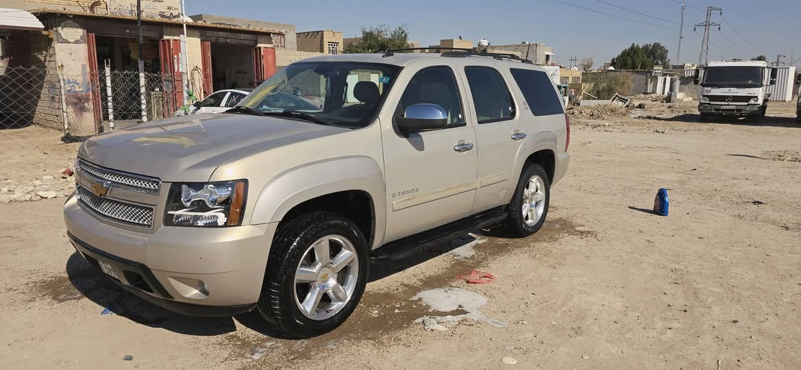 السلام عليكم 
تاهو ٢٠٠٧ LTZ خليجي سياره جديده ومكفوله من الصبغ عدا الدعاميات وجاهزه من كلشي تخم تاير حداديه تبريد محركها بي بخار السياره فول مواصفات رقم قادسيه بسمي سنويه ٢٠٢٩ مكان السياره ديوانية عفك السعر ١٨٠ وبي مجال 
***********
