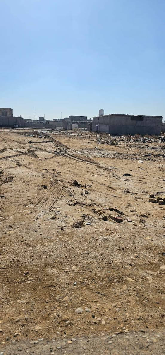 دونم مساحته ألف وثمنميه بضهر مطعم الديوان السعر ٥٠ الوجهيه مال دونم ٢٠ خط الثاني تبليط من الصفحتين ‏‪***********‬‏ ***********
