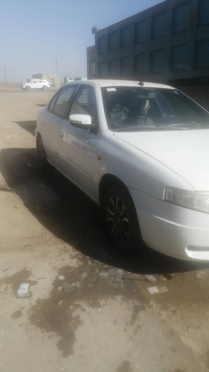 السلام عليكم سمند سورن 2012 سياره مكفوله بس باب السايق مبدل وبابهة البلادي عندي بي ضربه بسيطه رقم انكليزي. سنويه ل 31 حداديه هزه كله جديد سياره ماتتعب عليهة مداور ثاني يوم سعر السياره 42$ ي استفسار عل رقم التلفون ***********  مكان السياره دوانيه
