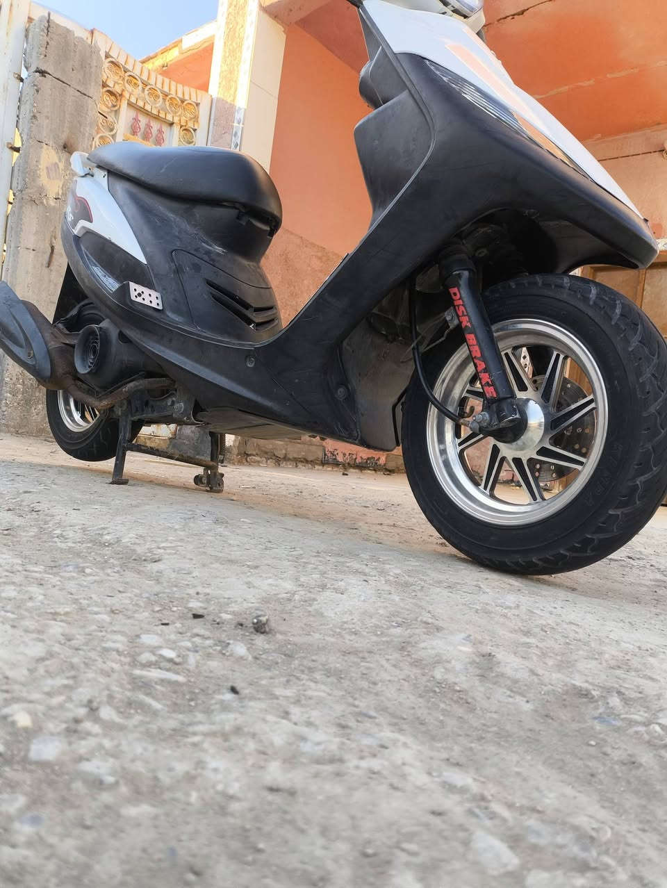 سلام عليكم دراجه عدله البيع الدراجه نضافه واحد علا واحد  كلشي بلادي برغي ما مفتوح  شراط انضاف من الحويه ما بفتوح أو توني  بولشه ا السعر975💪 ***********
