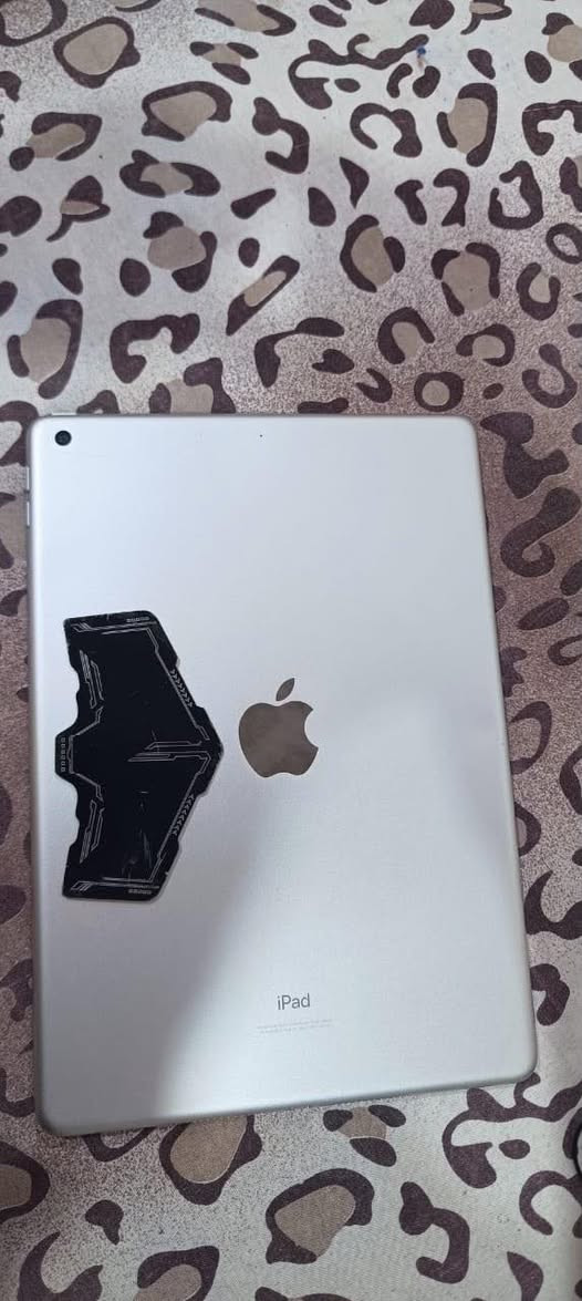 🔹 📲iPad 9
💾 السعة: 256GB

🔋 البطارية: بل ثمانينات

📦 أغراضه كامله الأصلية:

✅ الكرتون مالو 

🔌 الشاحنه الأصليه مالتو

❄️ ويا الفريز (مبرد الجهاز) الأصلي 

🧾 وصل الشراء

🛡️ وصل الضمان

🇮🇶 الجهاز بلادي

💯 شرط، وما مفتوح ولا واصل
قيم مايرضى الله ادفعن سعر ماعجبك لاتكسر جهاز


**إذا كنت صاحب هذا الإعلان وتريد حذفه لأي سبب، رجاءا أرسل رسالة إلى الدعم الفني**