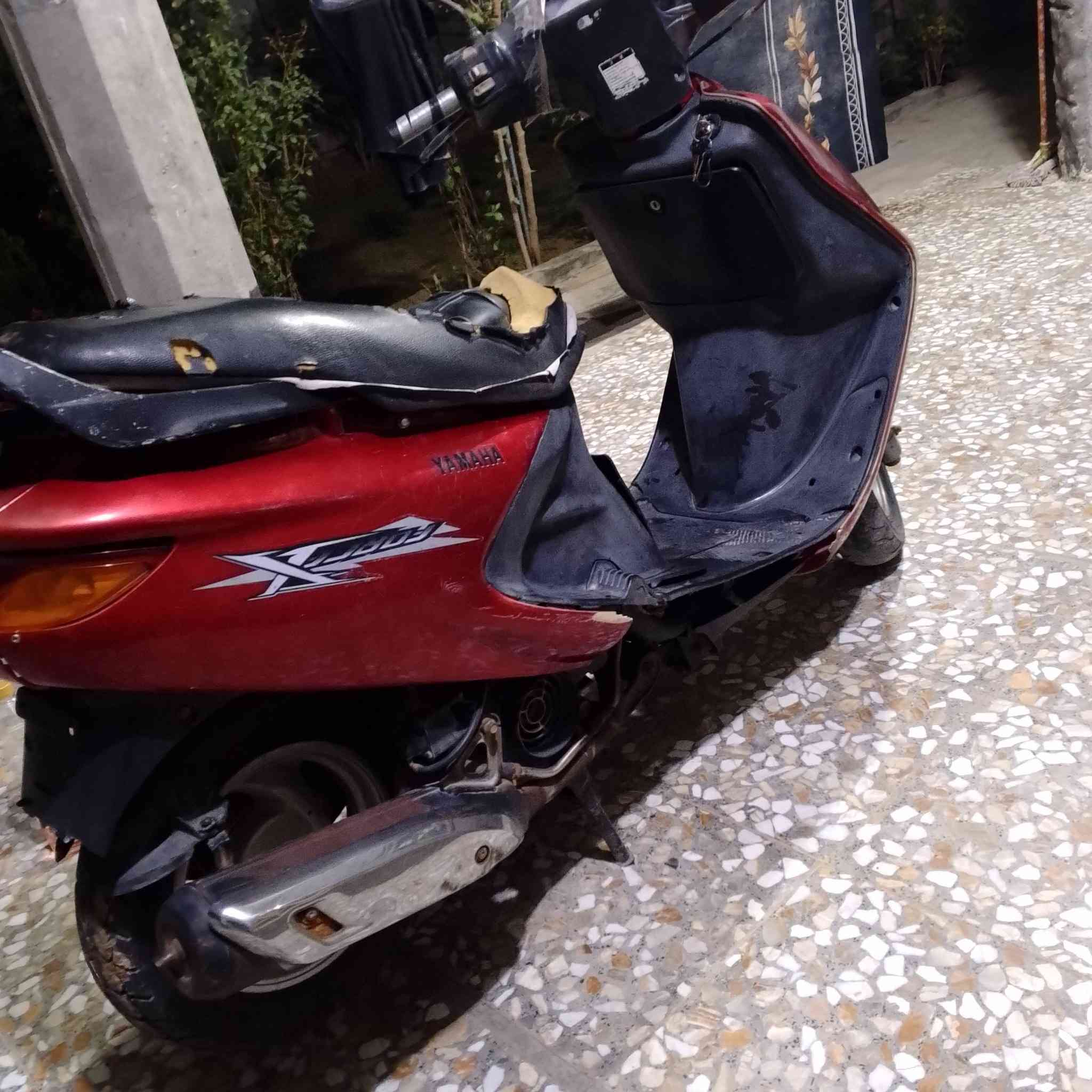 سلام عليكم دراجه فراشه للبيع او نقصه بس كابريتر وتشتغل اني وابيع كوم حديد لأن مافارغ اله *********** مكان طوريج
