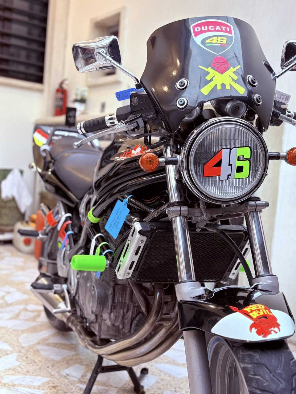 ‏سلام عليكم مطور بطح بانده ربع البيع محرك مامفتومطور متروك وكلو شغل بس بتري تعبان البقي كدام العين سعر مليون و ١٠٠ بي مجال33053 075171  (***********
