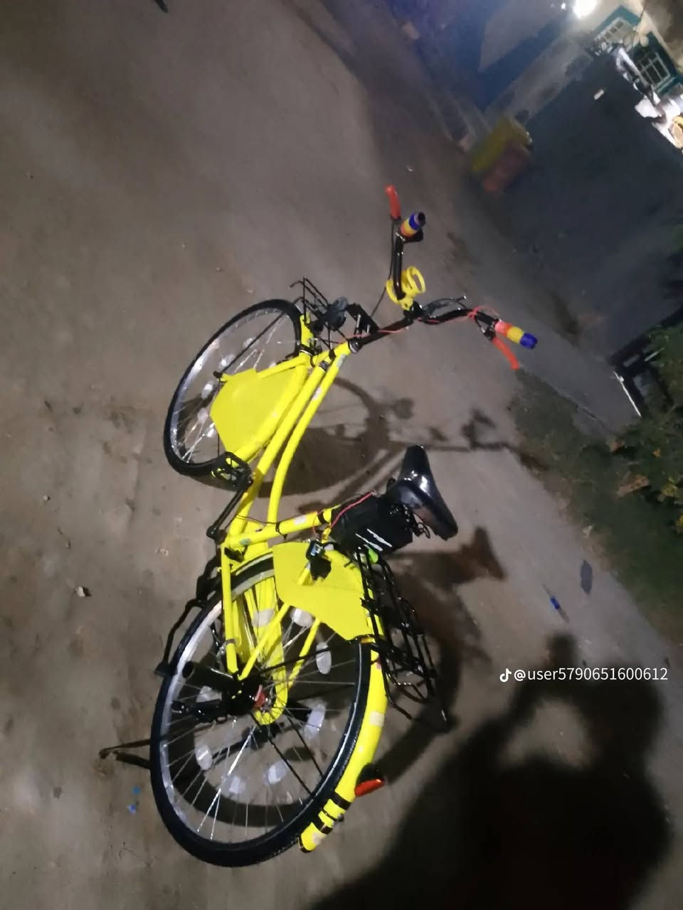 السلام عليكم
باسكل للبيع الموديل 2022 
الون ليموني الشركه BD 
الباسكل كامل 
النضافة 95\100
العنوان...  مقابيل قريه الغدير 
 السعر...  160 وبي مجال 
بدون غراض


**إذا كنت صاحب هذا الإعلان وتريد حذفه لأي سبب، رجاءا أرسل رسالة إلى الدعم الفني**