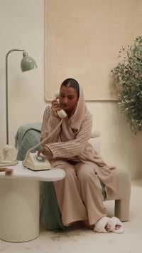 ما دايم نحتاج المكان يكون مليان. احيانًا نحتاجه يكون هادي. ما يطلب انت...