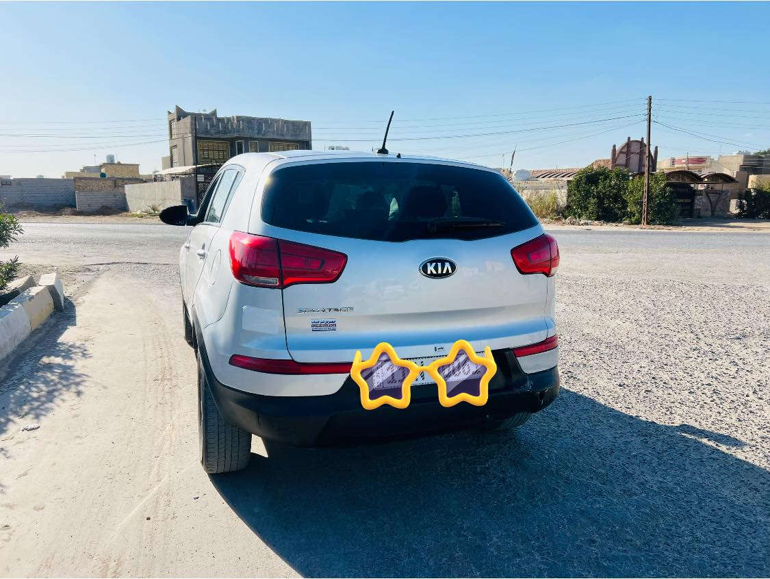 سلام عليكم للبيع مستعجل سبورتج موديل 2016 امريكي حادث جاملق امامي السايق وباب الخلفي وجالمق الخلفي فقط موصفات نص فول السياره نضيفه وخير من الله السعر 130 وبيه مجال الاستفسار ***********
