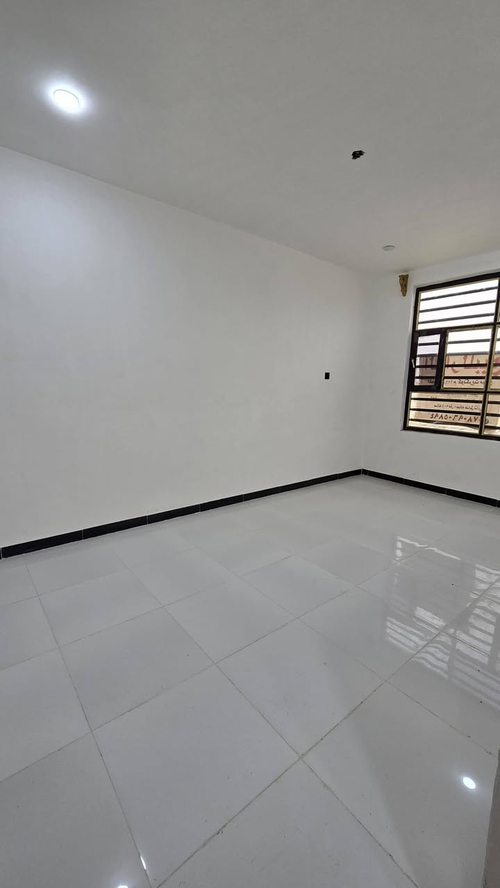 بيت  البيع زراعي سند 25
العنوان التقيه الثالثه داخل مجمع الروان النموذجي شارع 10
المساحه 100 ركن طابقين
الواجهه 10
النزال 10 
غرفه الطابق الثاني غرفتين وصاله وصحيات بلكونه
مطبخ
صاله عدد 2
استقبال مجمع صحيات داخل وخارجي
مجمعات صحيه طابقين***********
واتساب ***********  مراجعه مكتب 🏢 العاصمة للعقارات والمقاولات العامه العنوان الديوانية ام الخيل ساحه الاحتفالات قرب البلديه الجديده*********** واتساب
