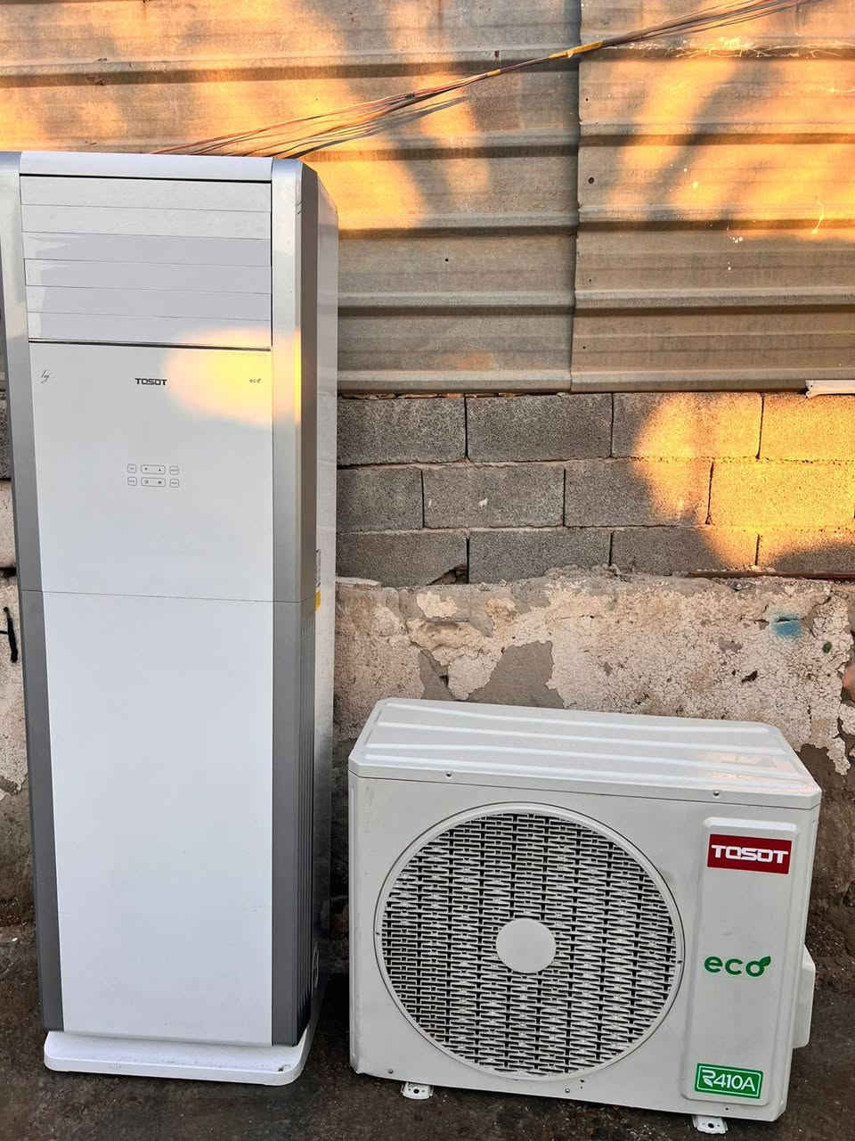 السلام عليكم عندي سبلت 3 طن توسوت اصدار 23 جديد مستعمل موسم واحد سعر مليون و200 وبي مجال كامل هو ملحقات مكان مدينه الصدر***********
