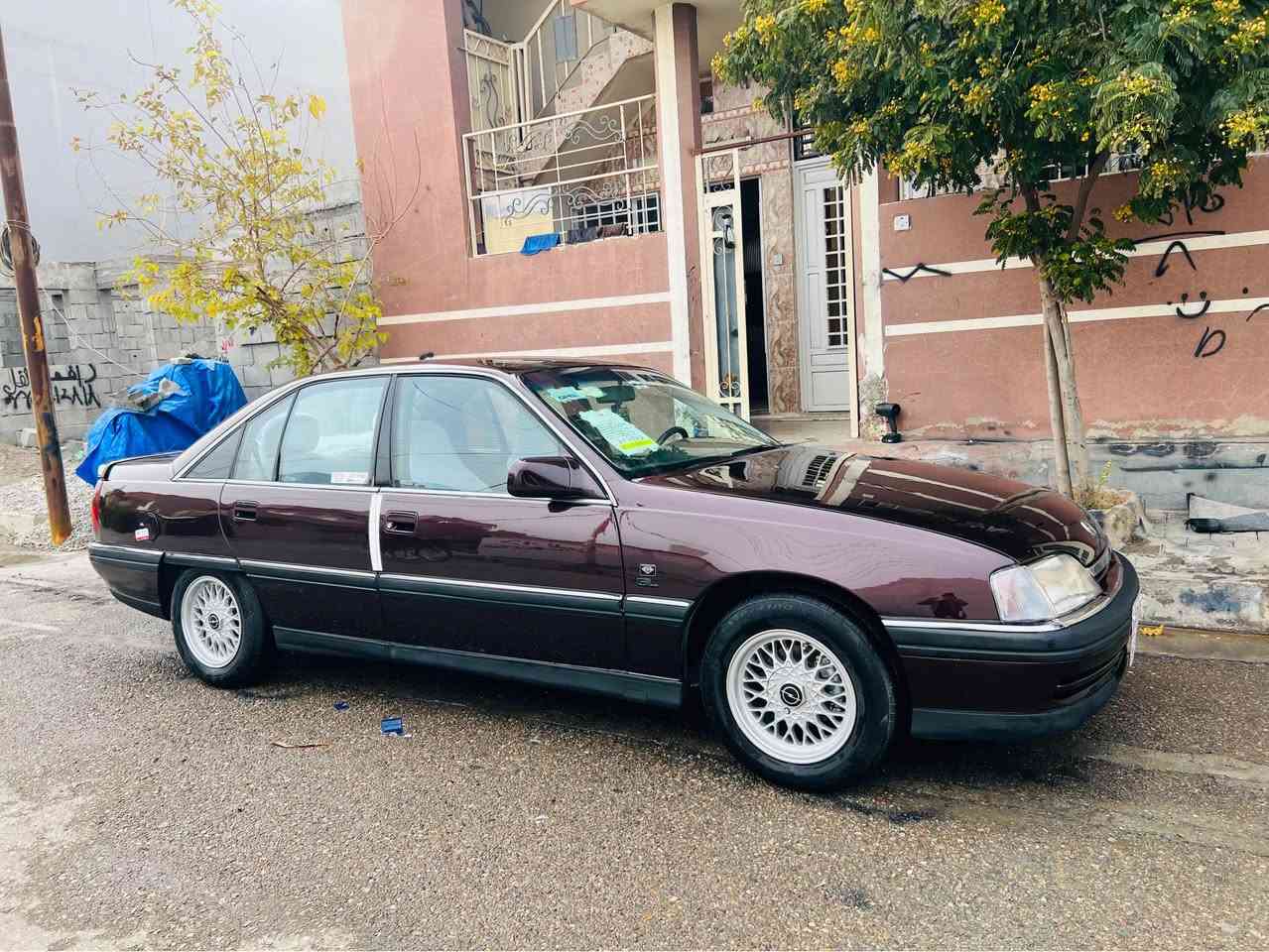 موديل 1991 حجم 20 بيلاد كيرومحرك شرط سعرها 44 ورقة 
صدر كدام خلفي كامل كامل جديدة مابيها اي نقص كهربايت شغل
رقم سليمانية وكالة عندي سنوية منتهي بيها كوبون *********** 
سيارة كلير عام جمالية بس بدون اي ضرر مكفولة 
مكاني كركوك شراي خابر عل رقم كركوك, العراق
