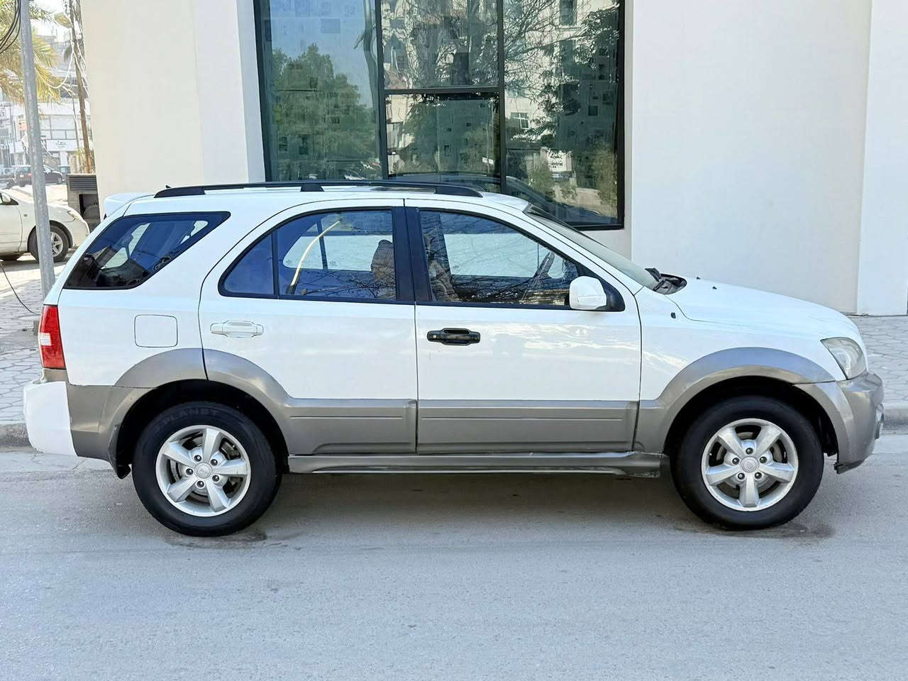 سورنتو موديل 2009 وارد خليجي فول واحد على واحد سياره بيه قطعتين صبق بل عراق سياره جديده وجاهزه سعره 98وبيه مجال رقم*********** موصفات سياره كامره خلفيه مثبت سرعه تحكم استيرن فتحت سقف مرايه شفط كشنات كهربائي محرك 6سلندر تبريد ثلج سياره حداديه تخم تاير جديدات مكان سياره كربلاء كربلاء, العراق
