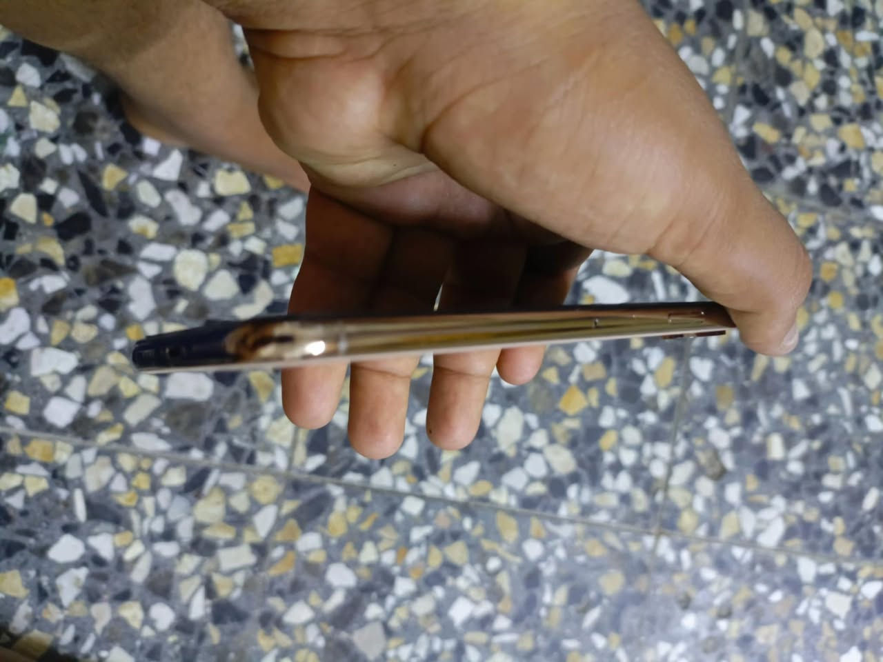 سلام عليكم ايفون اكس إس ماكس الجهاز حيل نضيف مبدل بطاريه و فيس ايدي متوقف 100 بطاريه و الذاكره 256
مراوس مراوس فقد بآيفون حته لو مبدل شاشه بطاريه كامرات شعدك نزل ***********
