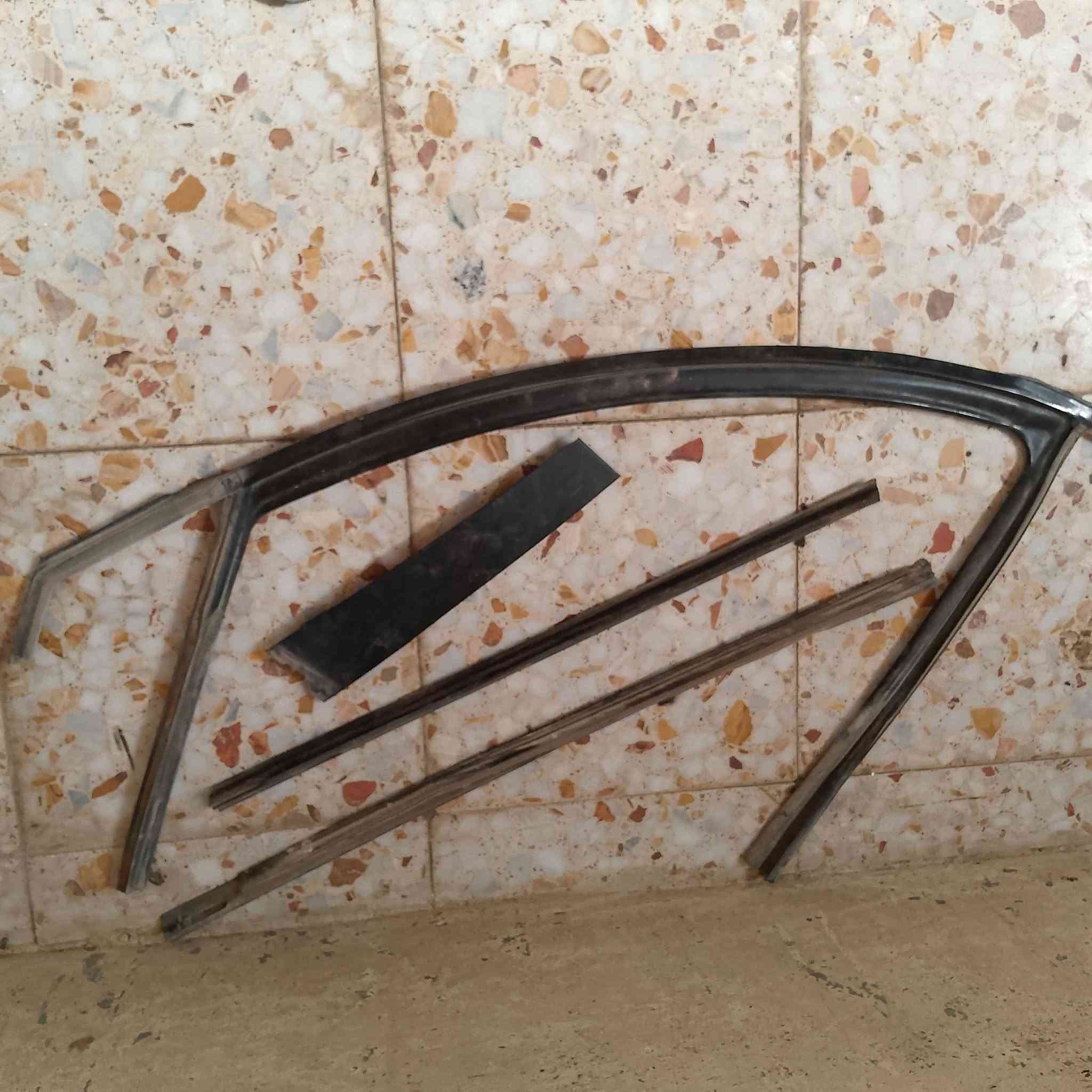 شيري افلاوين غراض 
جامه باب السائق
مكينه جام باب السائق
ضفيره باب السائق
مجموعت دكم باب السائق
فقل اويدات باب السائق
سماعه باب السائق
لاستيكات باب السائق
للبيع
الي شراي يتصل***********
أو مراسله
