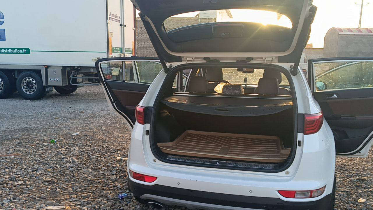 السلام عليكم ورحمة الله وبركاته
رمضان كريم على الجميع
سبورتج GT الايراني يعني كوري اصل الفول موديل 18 رقم بغداد مكفولة من الصبغ والتبديل والبارد فقط بيها شخط باب الصدر موضح بالصور والمحرك والگير بحالة جيدة  ترايك للبصرة امشي بيها 200 يعني ماكو تنقيص  عليها ادامة دورية وقبل يومين تم تبديل صدر امامي خلفي والسيارة مابيها اي نقص مع وجود كامرة ازدوم تحتوي اربع عدسات تصوير ماشية 176 ألف كم
معروضه 205$ وبيها مجال للشراي 
مكاني بغداد او ديوانية حسب ايام دوامي 
رقمي واتساب متوفر
***********
***********
والسوگ كلشي بي واني اريد ابيع وذاكرلك حتى السعر والله يوفقكم مايعجبك المنشور علق بالصلاة على محمد وال محمد وربي يسهل على الجميع 
🌹🌹🌹
