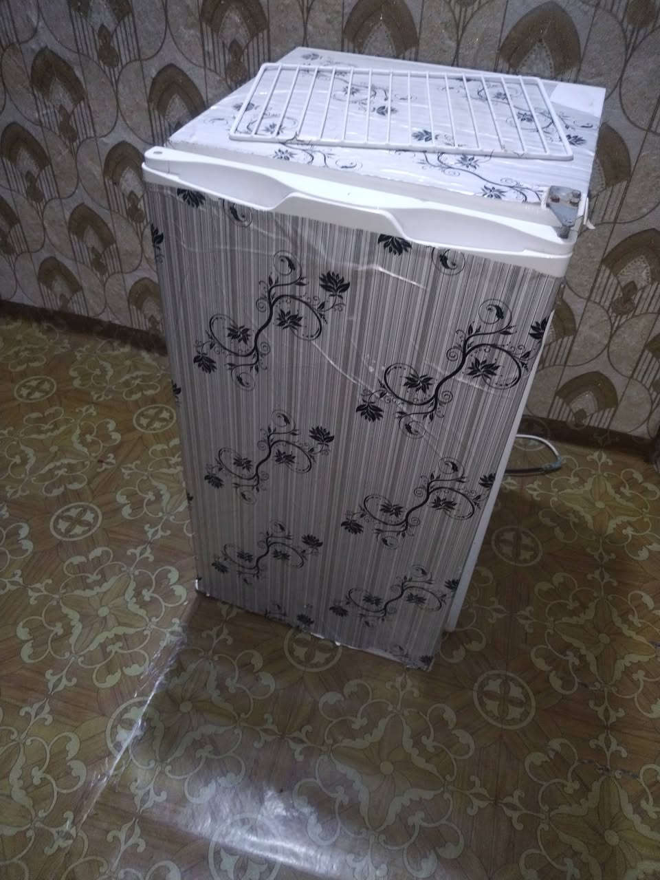 السلام عليكم
ثلاجة حجم صغير تشتغل وتبرد بس ماتحفظ بروده
مجمده تشتغل وتبرد بس تبريدها مو كلش قوي
ثنينهن ب 100


**إذا كنت صاحب هذا الإعلان وتريد حذفه لأي سبب، رجاءا أرسل رسالة إلى الدعم الفني**