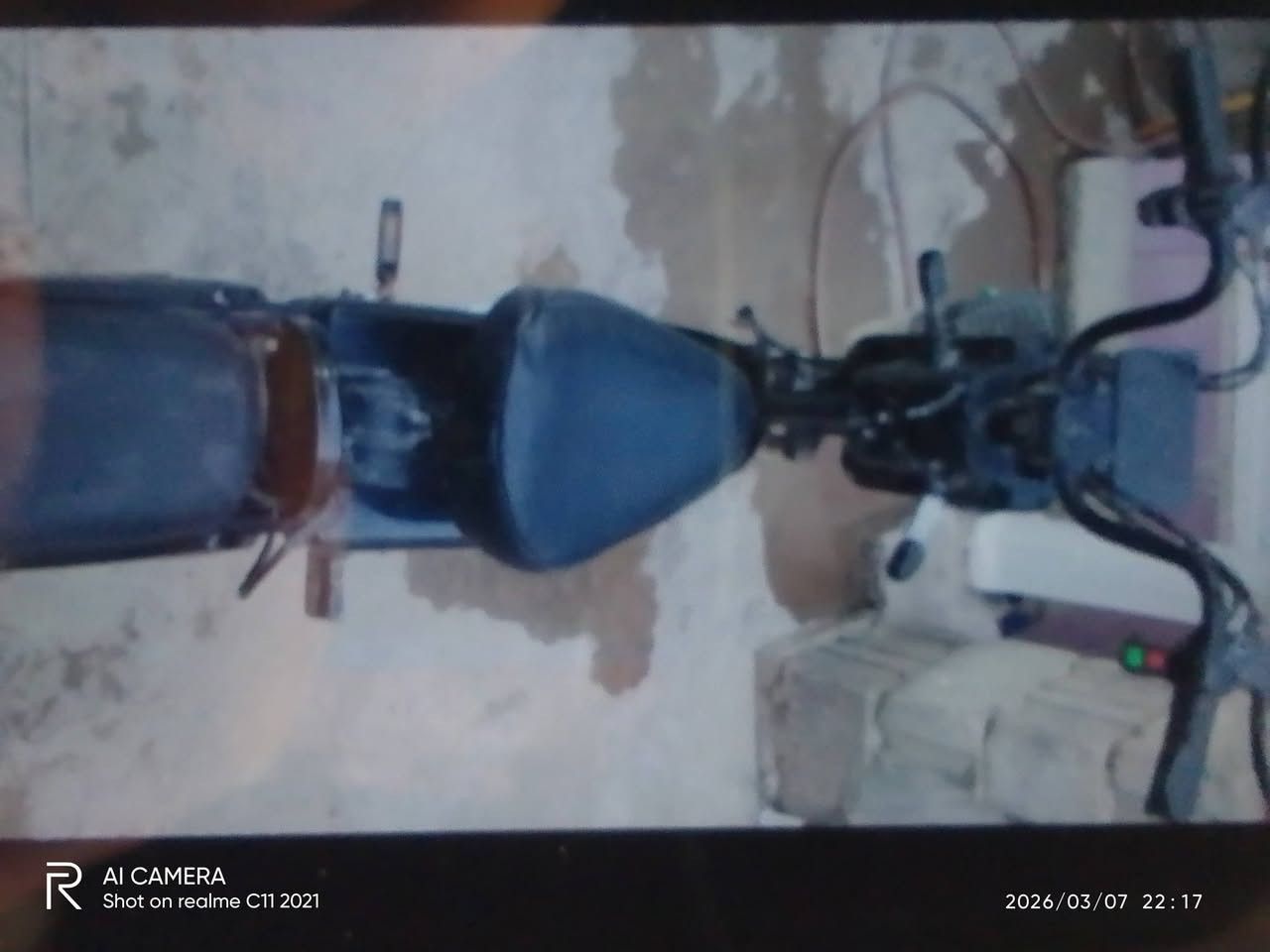 السلام عليكم دراجه شحن البيع السعر 150 بيه مجال  أربع بصاريات كهربائيات شغاله نضام سرقه الرقم / *********** بي وساب
