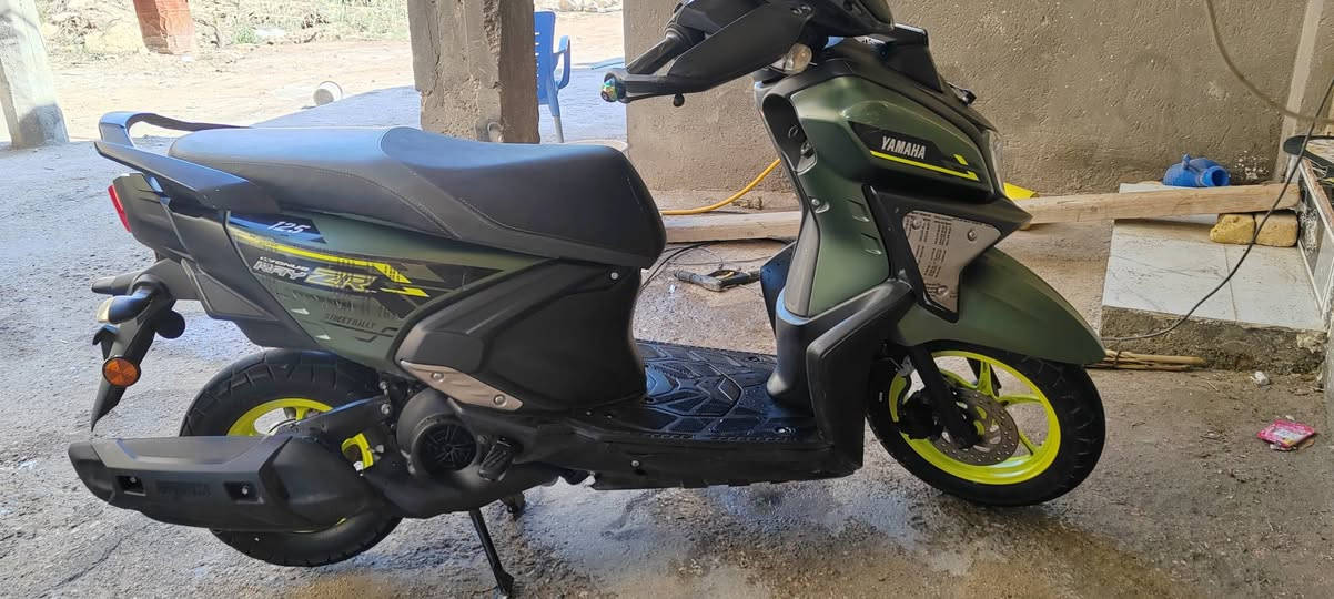 يا الله
دراجه زت آر موديل 2024
 دراجه نضيفه لون زيتوني
السعر #مليونين#
الاستفسار ***********
