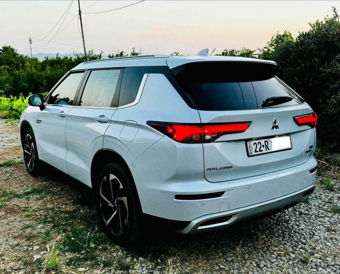میتسوبیشی ئاوتلاندەر 2024  (Plug-in Hybrid) SE
بەنزین + کارەبا + هایبرید
کلین، بێ بۆیاخ
تەنها 12 هەزار کیلۆمەتر رۆشتوە 
• دەبڵ ئەکسل (AWD)
• ڕەنگ: سپی
• ڕەقەمی هەولێر، بە ناوی خۆمەوە
شاشەی گەورە
گێچی ئەلیکترۆنی
ستارت/ستۆپ بە بسمە
دەرگا بە بسمە
پانۆراما
360° کامێرا
کوشنی جلد + ڕەساسی کاڵ
4 کوشن هیتەر + کوشن خەزن
ویل 20 ئینج
فۆگ لایت LED
سەندووقی شەفت
ڕاداری پێش، دوا و تەنیشت
سەیارەکە زۆر خاوێنە، نموونەیە لە هەموو شتێک.
بێ قەنج و قوپ
بێ بۆیاخ، تەنها دوو سێ شوێنی بچووکی کارتە
هیچ ئێرباگێک نەتەقیووە، بەشەرت
بەردی گزۆز، پاتری و هەموو کارەباکەی بەشەرت
هێشتا مواسەفاتی زۆری تریشی هەیە.

شوێن: ڕانیە

گێر و مەکیەنەی بەشەرت 
هیچ کێشەیەکی تێدا نییە 

ژمارەی خاوەنەکەی 
*********** (WhatsApp / Korek)
