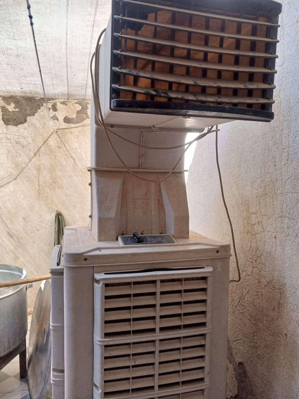 مبرده للبيع شغاله وكل عطل مابيه كلها بلاديه السعر240 ***********
