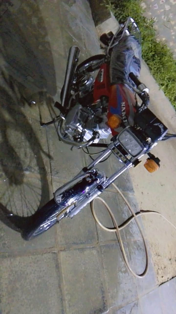 شباب دراجه للبيع 

شباب دراجه مديل 23 طالع 24 دراجه راقم وسنويه راقم نكليزي نجف مداور ثاني يوم دراجه أي نقص مابيه فول 
سعره خابرني وبيك خير وتدلل

***********
