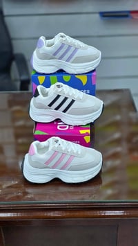 كارجو أطفال • مقاس ٣٢-٣٦ • ببلاش