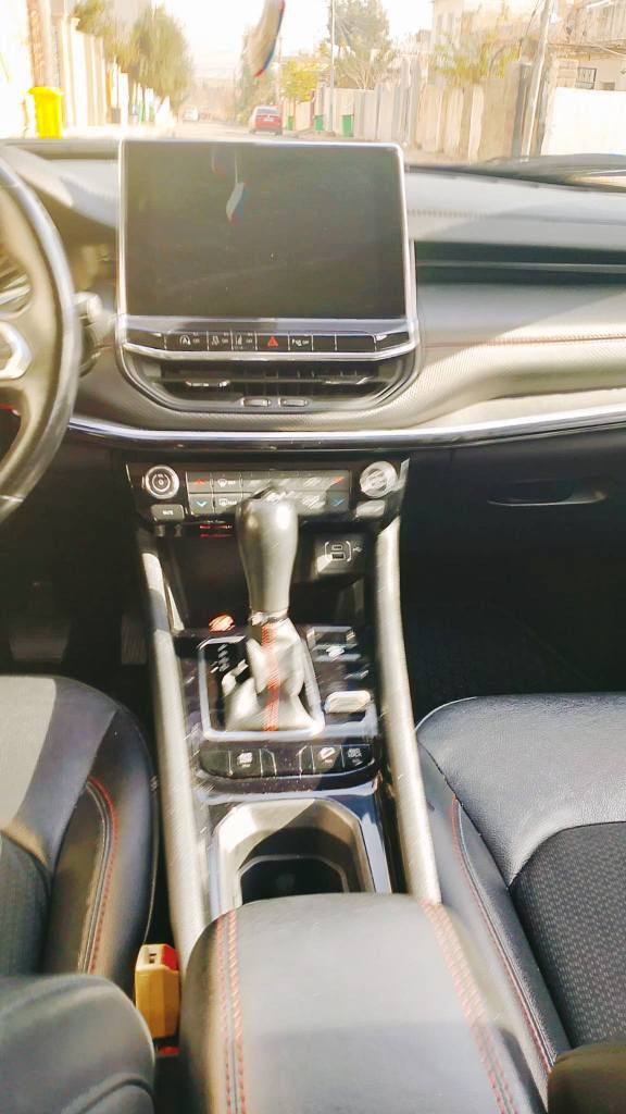 مواصفات تريل هوك 2022
       محرك 4 اسطوانات 2.4 المرغوب
1-تحكم ستيرن وتحديد سرعة 
2- رادارات تحديد مسار
3-كشن جلد وهيتر
4- تحديد سرعة
5- ستيرت هيتر
• تحتوي على عدة انظمة قيادة 
• بصمة تشغيل 
• بصمة ابواب
• هاند بريك دكمة
• كاميرا 
• شاشة ديجتال
• نوع المقاعد : جلد 
• حساسات .
• رادارات(امامي.خلفي.جانبي)
• تحكم ستيرن 
• توقف امان ذاتي 
• مثبت سرعة
• قيادة تفاعلية (يعني بحالة التفعيل تمشي السيارة على اساس سرعة السيارات الموجودة في الشارع)
• تحديد مسار
• السيارة بدون صبغ وبدون ايرباك
• السعر 170 رقم دهوك
• هاتف *********** سميل, دهوك
