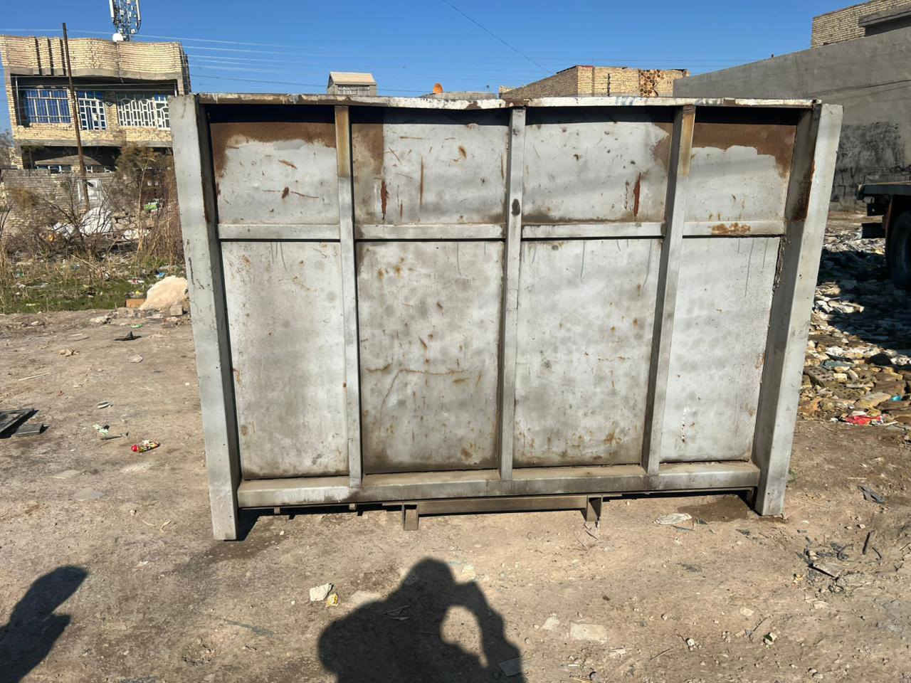 السلام عليكم اخوان بدي هينو للبيع طول ستة آلة عشرة السعر 8اوراق رقم الهاتف ***********
