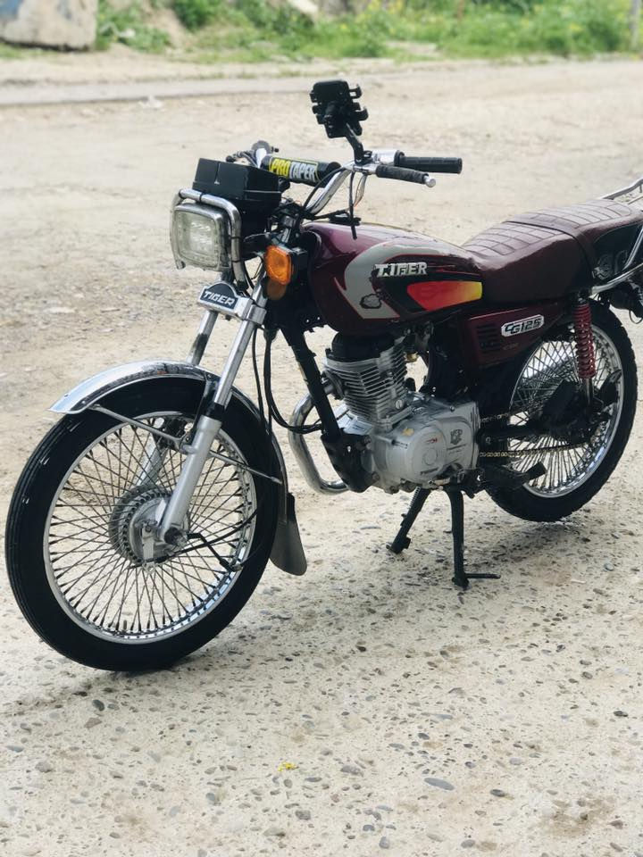 سلام وعليكم ماطور تايكر2020 ماطور خير من الله عيبو بي دخان قليل ماطور طبه وايرمنيه شغاله دبلات شغاله السعر ٣٥٠ وبي مجال حك الجيه مكاني موصل جانب الايمن للتواصل***********
