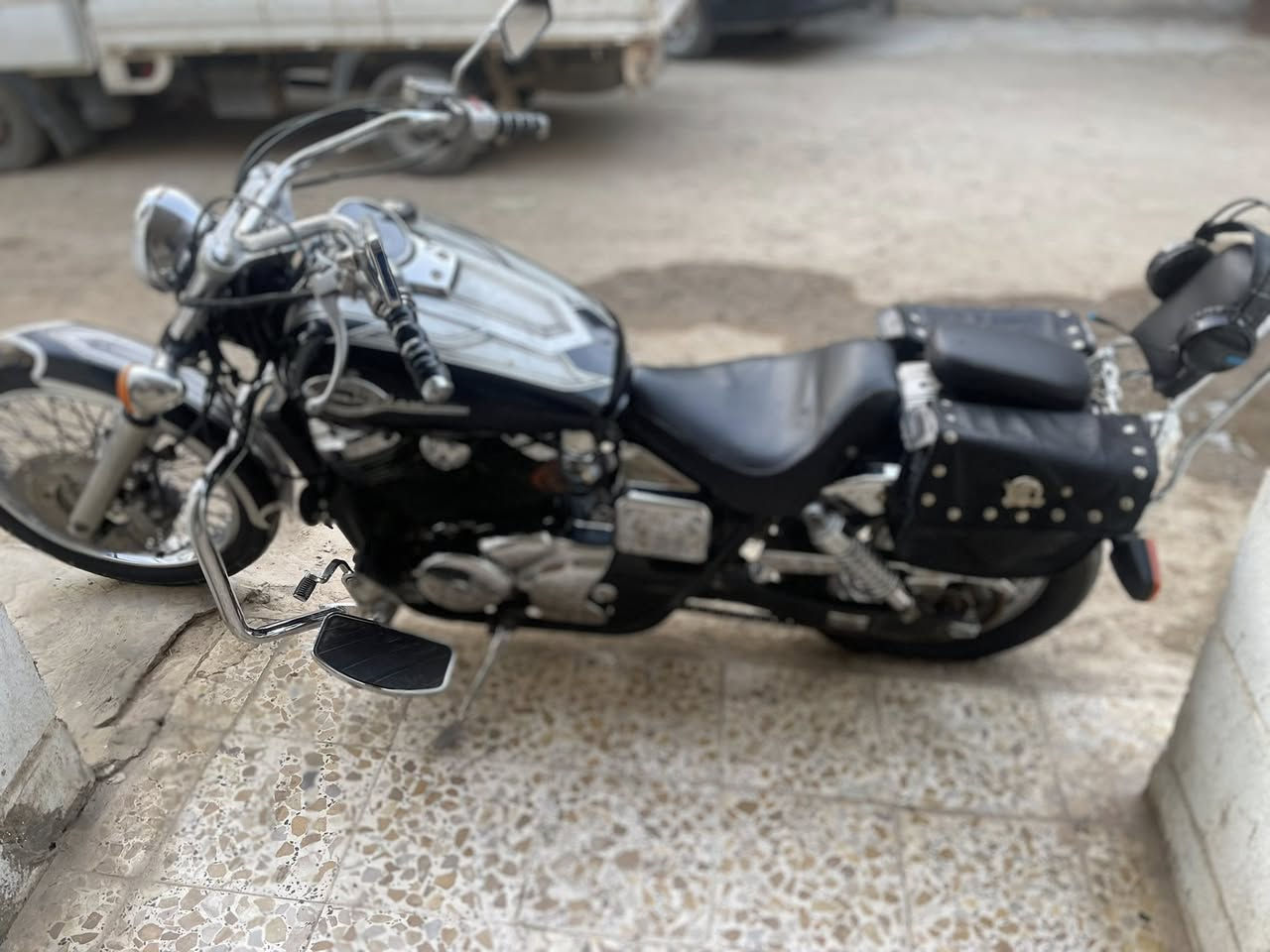 السلام عليكم تحياتي المدير الكروب ابو نہعہوٌوٌمي آبوٌ ترآب  هوندا شادو سلاشر. مديل 2006. مكفوله كفالة عامة. الدراجة كامله مكمله مابيه. اي نقص. بيه محرك. يشك الكاع. ترايهة الزاخو. السعر ١٣. وياهة غراض مشادهن. المكان بغداد راشديه ***********
