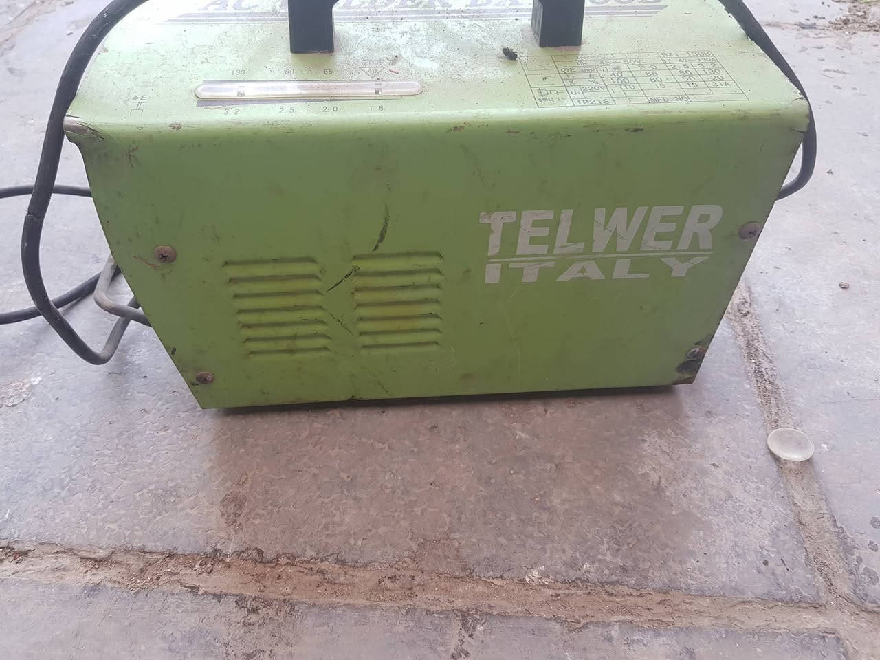 السلام عليكم اخوان ماكنه  شغاله نضافه تامه للبيع ب٦٥ الف
***********
