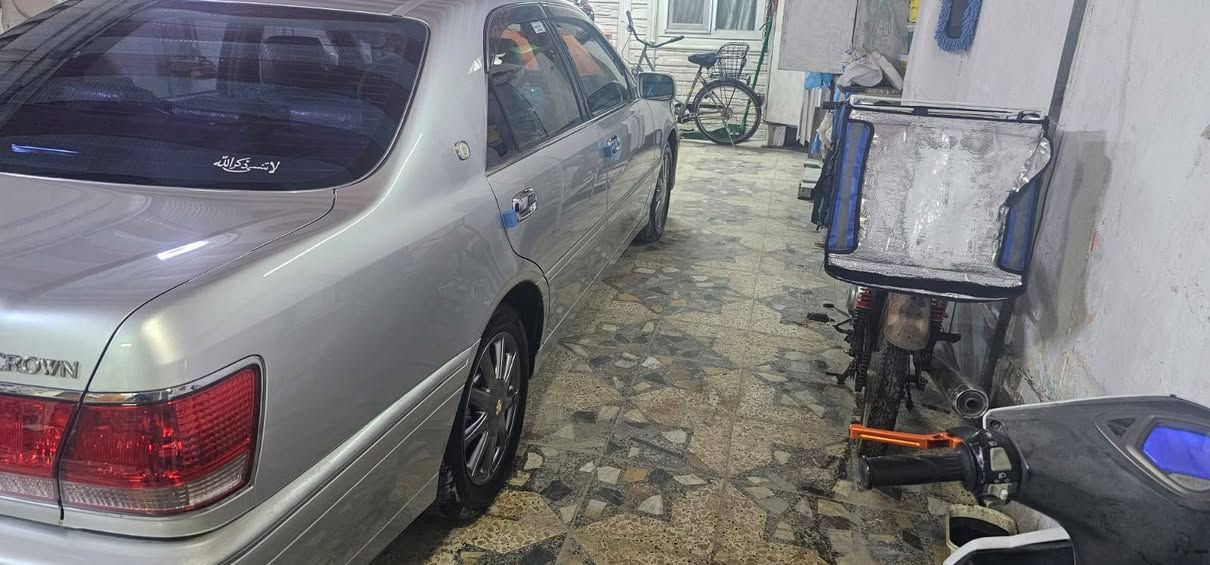 للبيع كراون ملكه موديل 2002 لون سلفر بحري رقم بصره دولي بأسمي مزاد دوله مكفولة عام ماشيه 111 ألف كم أربعة دكم مع ثلاجه بردة خلفية ستيرن كهرباء كشنات جلد دواخل بيجي فتحة سقف اضوية امام وخلف كرستال أصل تخم تاير جديد الويلات ابو النجمة نفطي بحريني تبريد قطعتين محرك دي فور كبير السيارة نظيفة استخدام بيت السعر 168ورقة به مجال للجادين بالشراء شرط التحويل مباشرةً  مكان السيارة بصره ابو الخصيب قرب جسر حمدان  للاستفسار الاتصال على الرقم ***********
