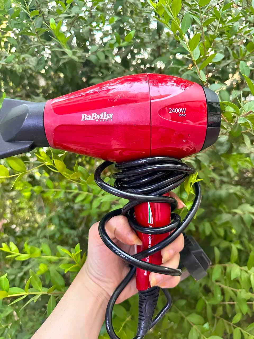 مجفف شعر Babyliss باللون الأحمر بقدرة 2400 واط مع تكنولوجيا أيونية.يتميز المنتج بمحرك احترافي طويل العمر، سرعتين، و3 درجات حرارة.يتضمن الملحقات مُكثفًا للشعر وفلترًا خلفيًا قابلًا للإزالة لسهولة التنظيف.


**إذا كنت صاحب هذا الإعلان وتريد حذفه لأي سبب، رجاءا أرسل رسالة إلى الدعم الفني**