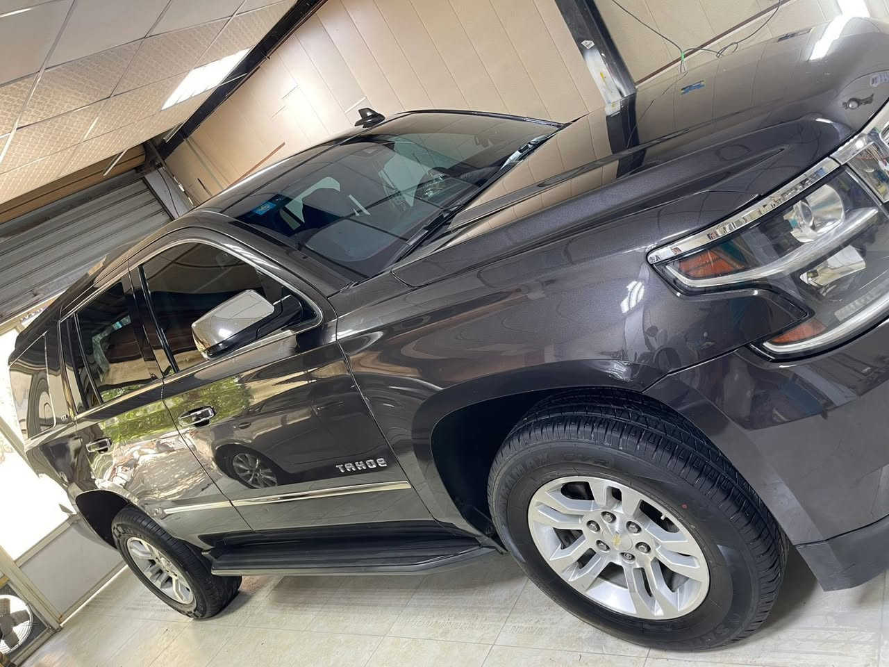 تاهو والعز الله 😂 بدون مراوس فقط بيع 
خليجي LTZ
فول فول مواصفات فورويل سلايد فتخة سقف 
شاشة كبيرة لمس كاميرا حاسه راردارت 
حاسات تحكمات ستريت بلوتوث اوكس كار بل 
 محرك 8 سلندر 7 أركب 
محرك كير واير بشرط مامفتوح 
سيارة حيل نظيفة كلشي عل بلاد جديد 
سنوية هزة كلشي جديد مدفوع لـ
باسمي السنوية بشرط تحويل وغرامـة
سيارة مابيـها دينار مصرف كامل من كل نواحي
السياره بيها 3 قطع صبغ السعر بلاش بلاش بلاش *********** السعر 275 ورقه وبيها مجال ارخص تاهو بل عراق بيع فقط بدون مراوس
