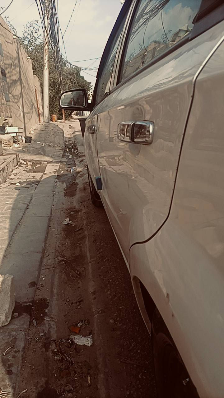 السلام عليكم افيو 2011 سياره مكفوله من الضربه والصبغ مواصفات معروفه ماشيه 200 الف كم فقط دواخل لونين  رقمها نجف الدولي السيارة كير عادي محرك 1400 مفتوح  جاهزه من كل شي من حداديه وكير فقط بيها حالوب بسيط السعر 65 وبيها مجال بسيط الي مهتم يتواصل وياي على هاذا الرقم ***********
