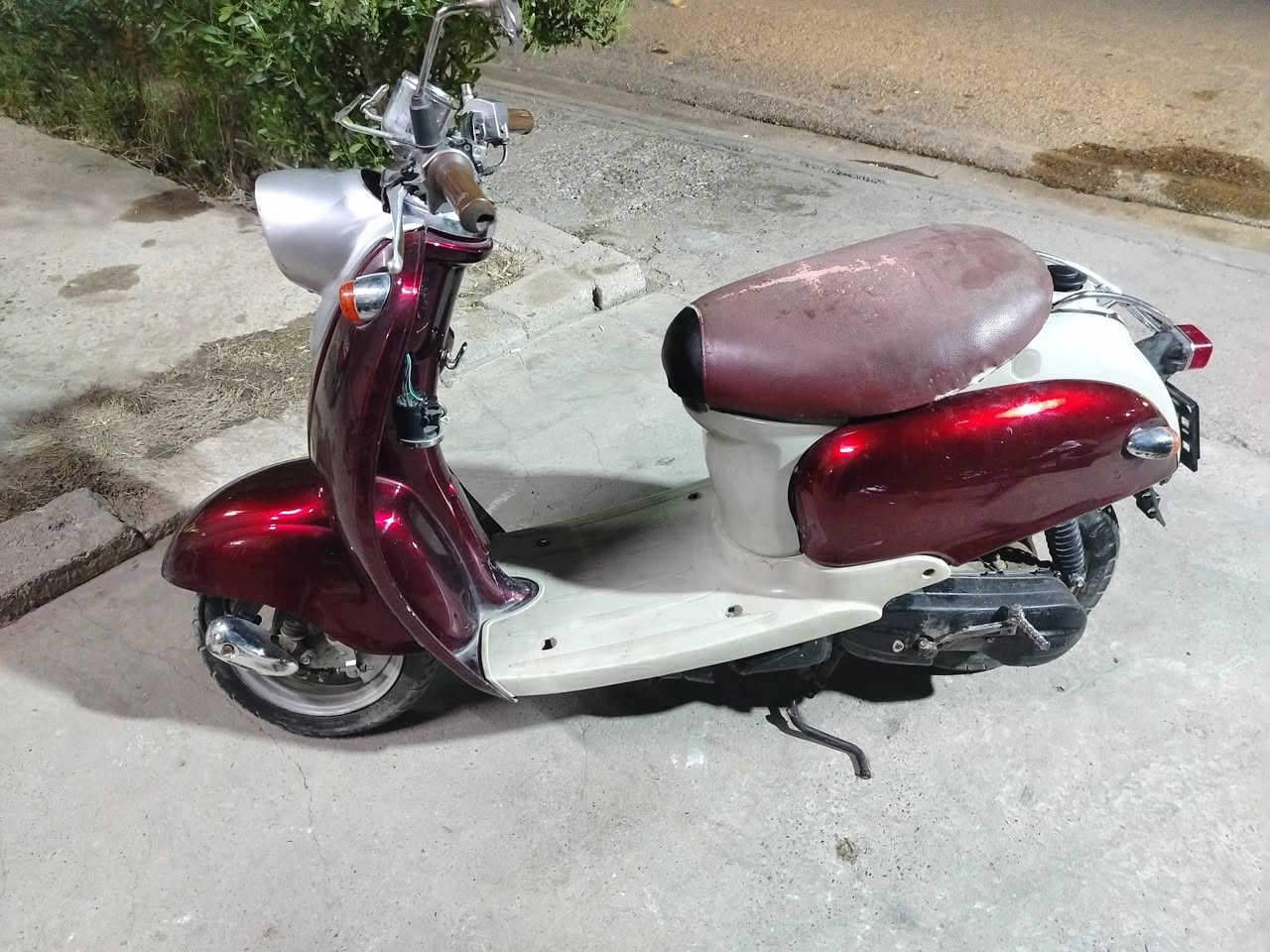 للبيع محرك جفته قبل ٤ تيام باتري ضعيف ولبه مكسوره شادله مال يماها وكابريتر يحتاج تنضيف سعره ٢٥٠ وبي ***********
